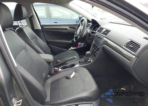 2018 Volkswagen Passat 2.0T Se z USA, uszkodzony, nr VIN 1VWBA7A34JC022233